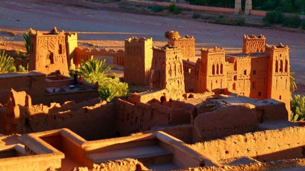 Circuit des villes impériales et désert 7 JOURS de Marrakech vers Ouarzazate, Dades, Merzouga, fes, Meknes, rabat, Casablanca.